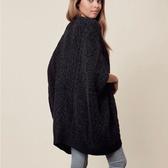 Lovestitch Black Cable Knit Poncho Sweater zip front - NWT Size M/L - Picture 2 of 2
